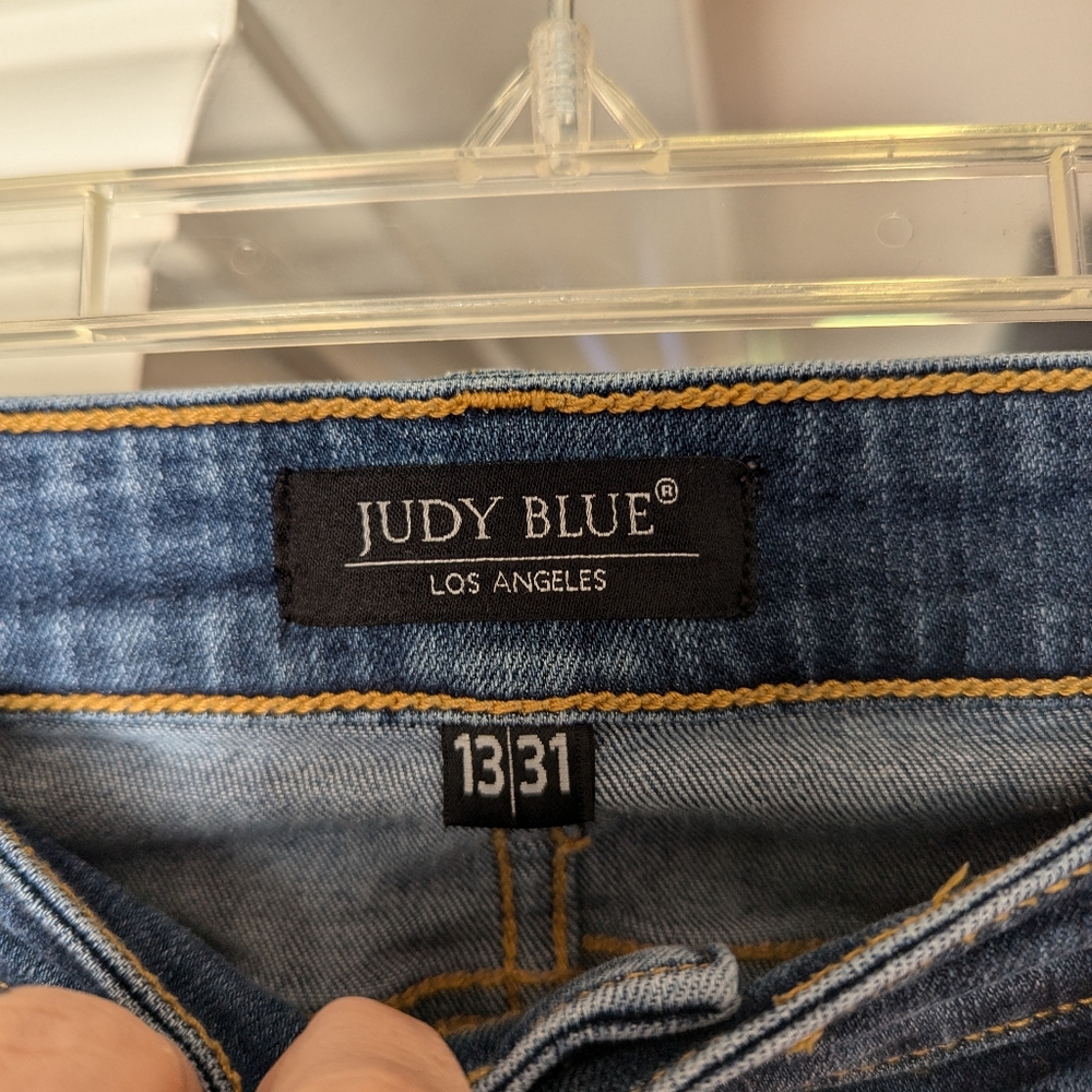 Just Blue skinny capri